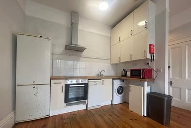 1 bed flat, 6 Lockyer Road,, Peverell, Plymouth, PL34RL - Image 2